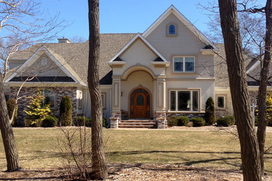 Transitional home design photo in New York