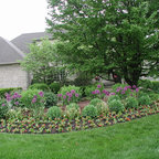 Garden Update - Traditional - Landscape - Detroit - by Specialty Gardens
