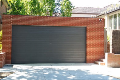 Foto di un garage per due auto indipendente