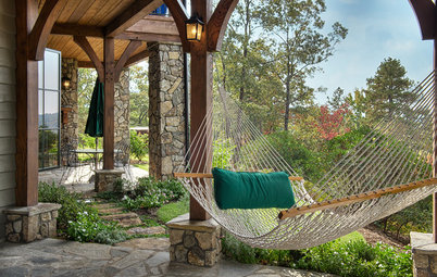 Pick the Right Hammock for Summer Lounging