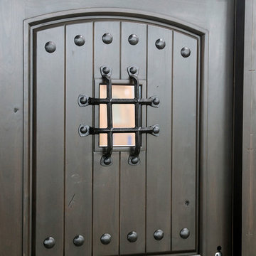 sw83 knotty alder door