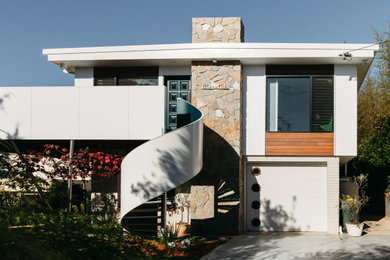 Example of a 1960s home design design in Other