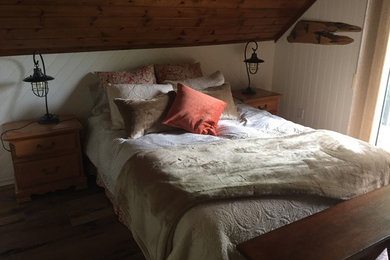 Mountain style bedroom photo in Toronto