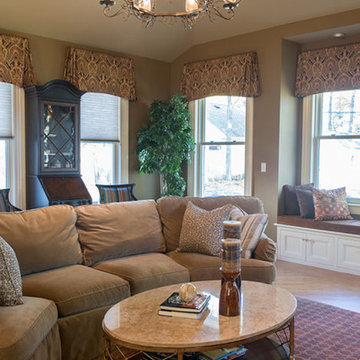 Living Room Beautifully Designed by Ann Breidenbach