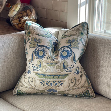 Scamamandra Pillow