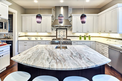 Example of a kitchen design in San Francisco