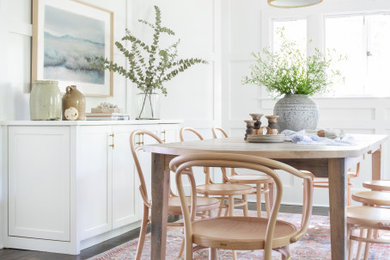 Dining room - coastal dining room idea in New York