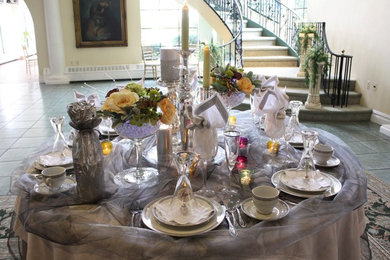 Table Setting with Table Centerpiece
