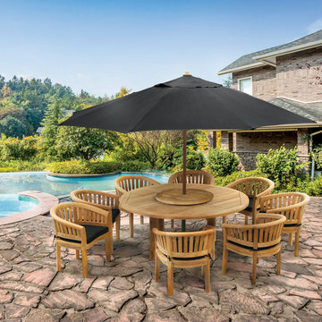Fine dining in the garden