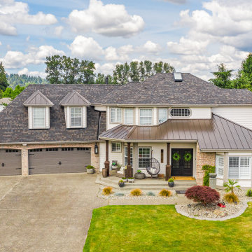 Modern Farmhouse Metal Combo Roof in Orting, WA