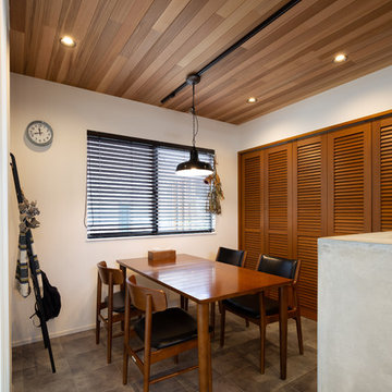 素材の表情を愉しむ家