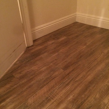 Rustic Reclaimed Oak 3mm luxury vinyl planks
