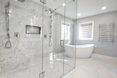 Example of a bathroom design in Toronto