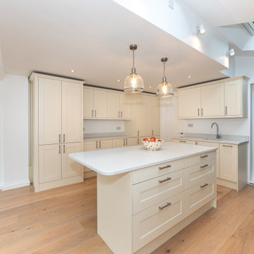 Spacious Kitchen Extension with Elegant Light Finish in London | Constructum Cod