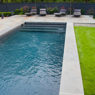 シャーロットの中サイズの長方形トランジショナルスタイルのおしゃれなプール (真砂土舗装) の写真