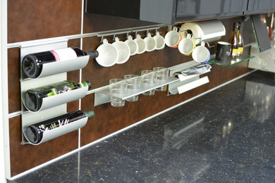 Example of a minimalist kitchen design in Denver
