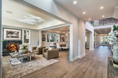 Entryway photo in Los Angeles