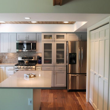 Transitional Two-Toned Kitchen Renovation