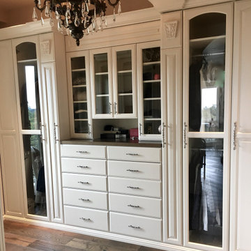 SONOMA HILLS DREAM CLOSET