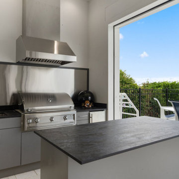 SUMMER KITCHEN