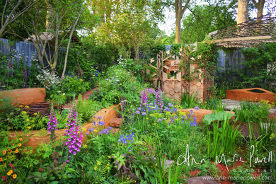 This is an example of a contemporary landscaping in Hampshire.