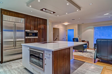 Kitchen - contemporary kitchen idea in Calgary