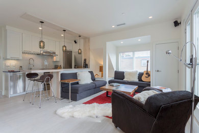 Elegant living room photo in New York