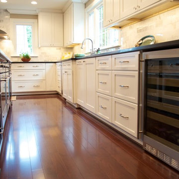 Classic Kitchen in Oakton