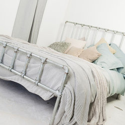Paula Galvanised Steel Threaded Pipe Bed - Panel Beds