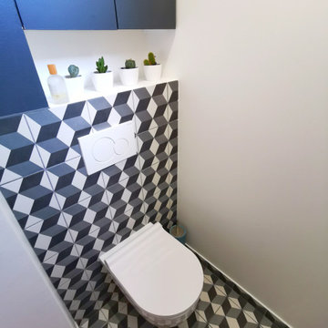 Toilettes, pièce graphique de l'appartement