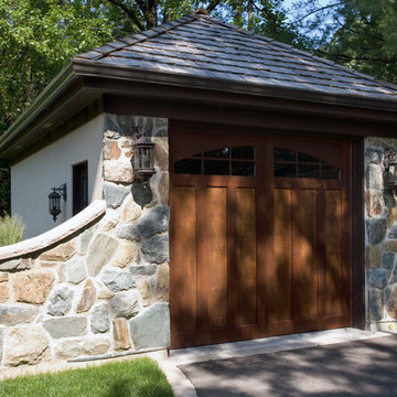Detached One Car Garage in Halquist's Apache Autumn Blend Rubble Stone and Stucc