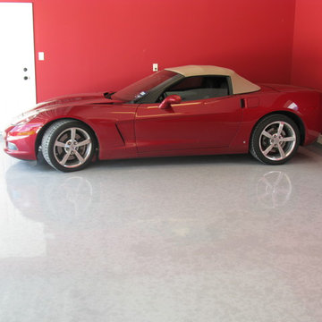 Light Gray Mottled Epoxy Racing Floor