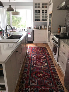 Rug placement in kitchen with island