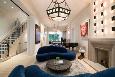 Living room - mid-century modern living room idea in New York