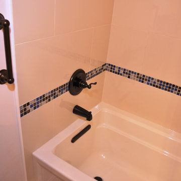 Beautiful Bathroom Remodel to Enlarge the Space