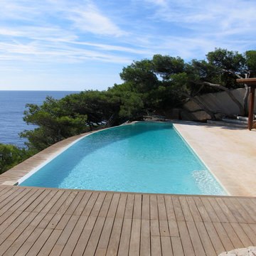pour les plages de piscine, le bois