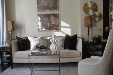 Example of an eclectic living room design in Boston