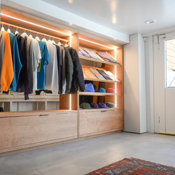 Adsum Flagship Store
