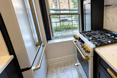 Inspiration for a modern kitchen remodel in New York