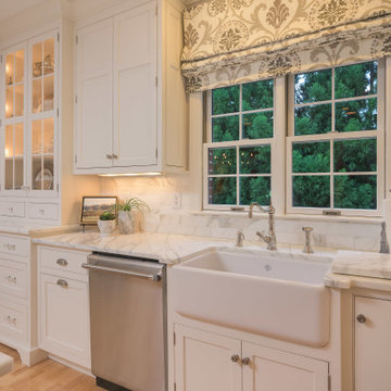 Classic Kitchen & Wet Bar