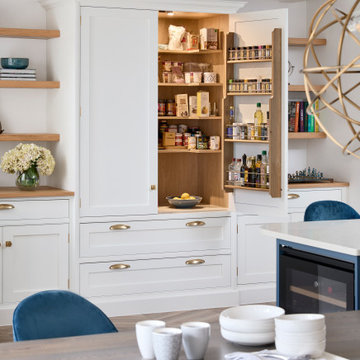 Ashridge - A hand-painted Shaker kitchen with banquette seating