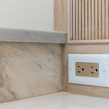 Two toned plug in