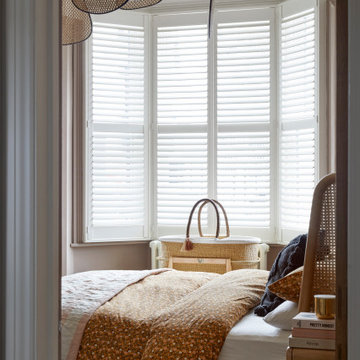 Born & Bred Studio - Victorian terrace Master Bedroom and Bathroom, Queens Park