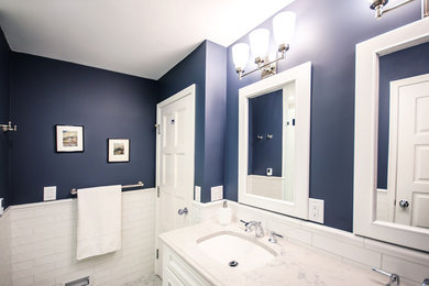 Elegant bathroom photo