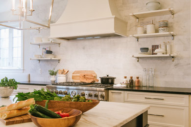 Example of a transitional kitchen design in DC Metro