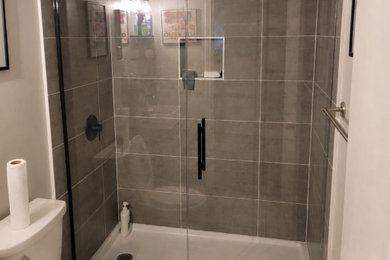 Inspiration for a bathroom remodel in Chicago