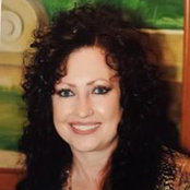 Shannon Farrell's photo