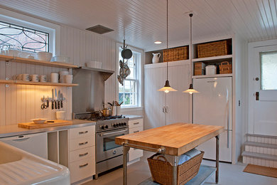 Example of a cottage kitchen design in Boston