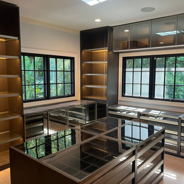 Custom Walk-in Closet by LAZZONI, Los Angeles