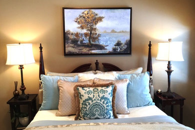 Traditional guest bedroom in Cleveland.